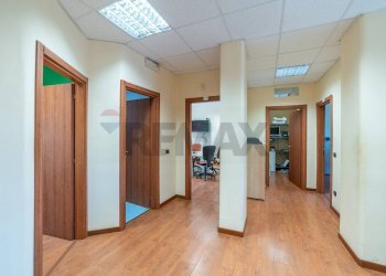 Hall / corridoio - Quadrilocale Via Vittorio Emanuele Da Bormida
 
45, Catania - foto 6