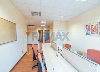 Ufficio - Quadrilocale Via Vittorio Emanuele Da Bormida
 
45, Catania - foto 8