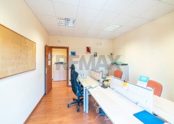 Ufficio - Quadrilocale Via Vittorio Emanuele Da Bormida
 
45, Catania - foto 11