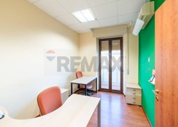 Ufficio - Quadrilocale Via Vittorio Emanuele Da Bormida
 
45, Catania - foto 12