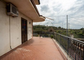 Balcone - Casa semi indipendente C.da Porrazzo
 
30, Paterno - foto 12