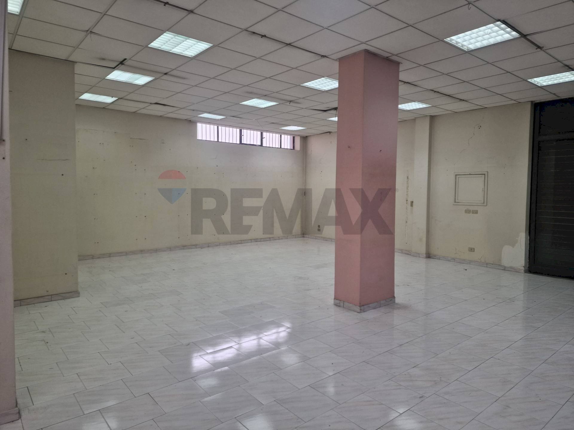 Stanza vuota - Locale Commerciale via pacinotti
 
54, Acireale - foto 2