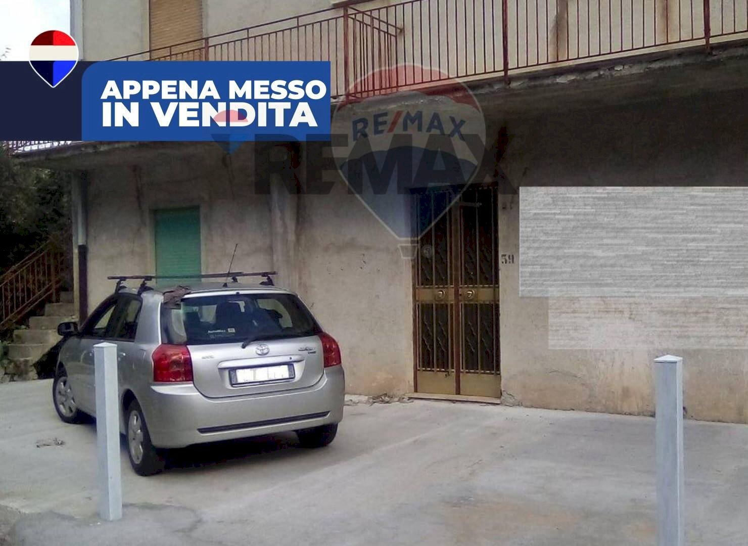 Edificio all\'aperto - Casa indipendente Strada Provinciale 157
 
39-44, Tortorici - foto 1