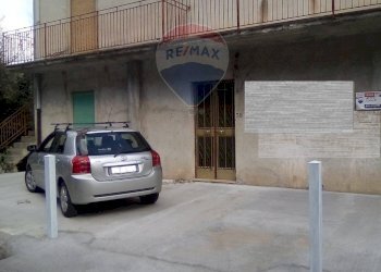 Edificio all\'aperto - Casa indipendente Strada Provinciale 157
 
39-44, Tortorici - foto 2