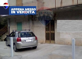 Edificio all\'aperto - Casa indipendente Strada Provinciale 157
 
39-44, Tortorici - foto 1