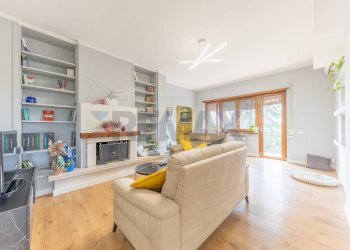 Soggiorno - Villa via della Marcigliana
 
747, Roma - foto 51