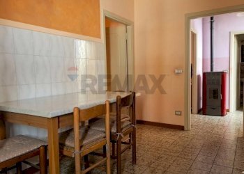 Sala da pranzo - Trilocale Via Del Castello
1, Bucine - foto 3