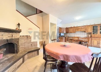 Sala da pranzo - Villa a Schiera via Onorato Carlandi
 
79, Manziana - foto 11