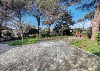 Giardino - Villa Via marte
 
12, Anzio - foto 20