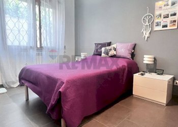 Camera / camera da letto - Trilocale via  Sebastopoli
 
15, Pomezia - foto 12