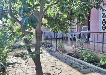 Giardino - Trilocale via  Sebastopoli
 
15, Pomezia - foto 20