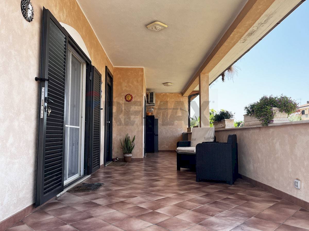 veranda - Semi-detached house viale piave
74, Ardea - photo 2