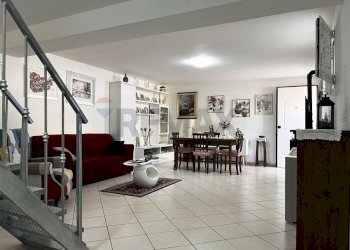 Sala da pranzo - Casa semi indipendente viale piave
 
74, Ardea - foto 18