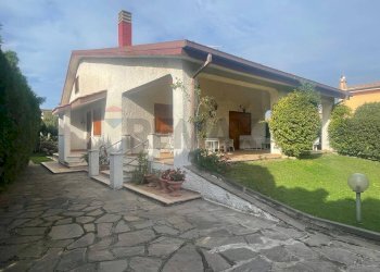 Casa all\'aperto - Villa VIA TRONTO
 
33, Ardea - foto 1