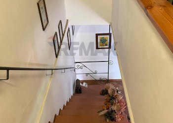 Scale - Villa VIA TRONTO
 
33, Ardea - foto 10