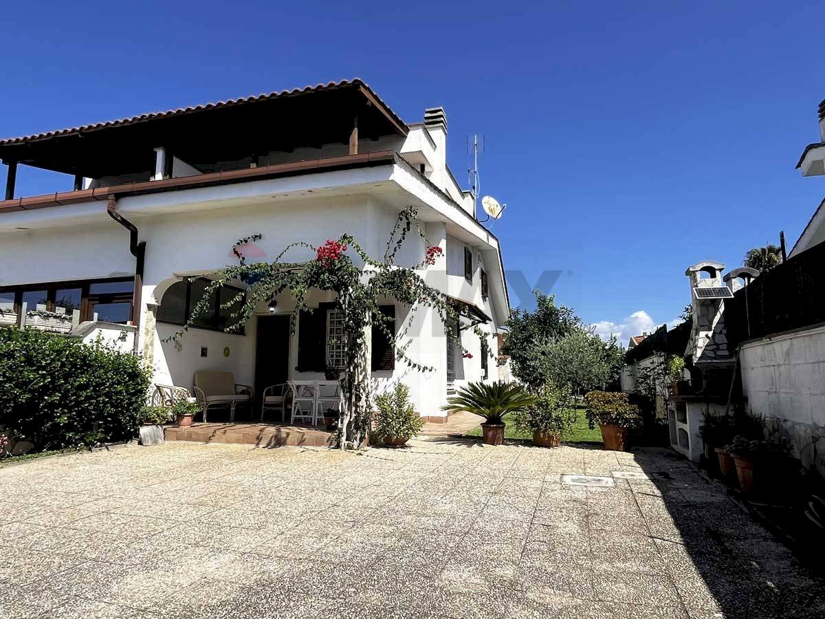 Casa all\'aperto - Semi-detached house Viale Piave
 
70A, Ardea - photo 1