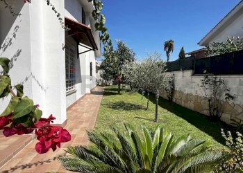 Giardino - Casa semi indipendente Viale Piave
 
70A, Ardea - foto 30