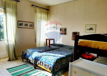 Camera / camera da letto - Apartment via elena
4, Ardea - photo 11