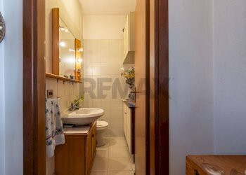 Bagno - Villa a Schiera via perlasca/  via don monza
 
18, Bosisio Parini - foto 9