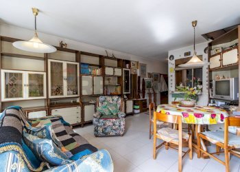 Sala da pranzo - Villa a Schiera via perlasca/  via don monza
 
18, Bosisio Parini - foto 15