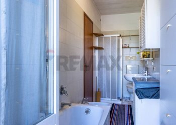 Bagno - Villa a Schiera via perlasca/  via don monza
 
18, Bosisio Parini - foto 24