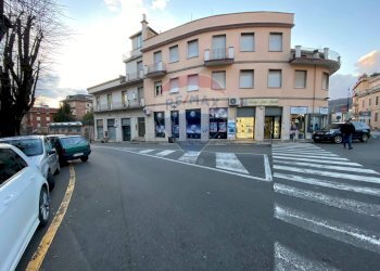 Edificio all\'aperto - Locale Commerciale fonte anticolana
 
8, Fiuggi - foto 3