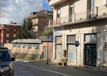 Edificio all\'aperto - Locale Commerciale fonte anticolana
 
8, Fiuggi - foto 7