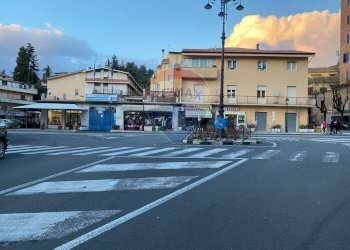 Edificio all\'aperto - Locale Commerciale fonte anticolana
 
8, Fiuggi - foto 1