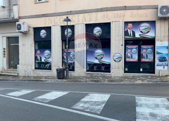 Edificio all\'aperto - Locale Commerciale fonte anticolana
 
8, Fiuggi - foto 1