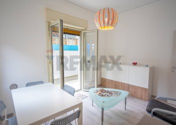 Sala da pranzo - Appartamento Via Fratelli lo schiavo
 
63, Santa Teresa di Riva - foto 8