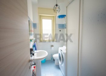 Bagno - Appartamento Via Fratelli lo schiavo
 
63, Santa Teresa di Riva - foto 9