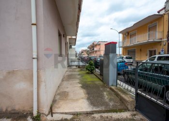 Edificio all\'aperto - Appartamento Via Fratelli lo schiavo
 
63, Santa Teresa di Riva - foto 13