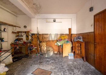 Dispensa di stoccaggio - Villa Via Alcide de Gasperi
 
21, Sant'Agata Li Battiati - foto 12