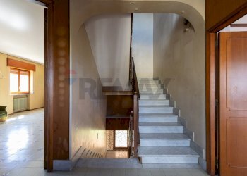 Scale - Villa Via Alcide de Gasperi
 
21, Sant'Agata Li Battiati - foto 16