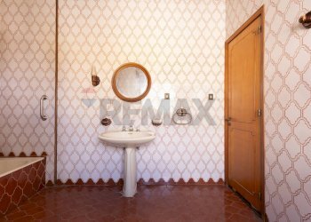 Bagno - Villa Via Alcide de Gasperi
 
21, Sant'Agata Li Battiati - foto 19