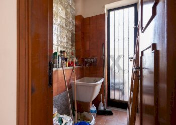 Bagno - Villa Via Alcide de Gasperi
 
21, Sant'Agata Li Battiati - foto 21