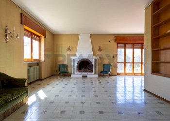 Soggiorno - Villa Via Alcide de Gasperi
 
21, Sant'Agata Li Battiati - foto 23