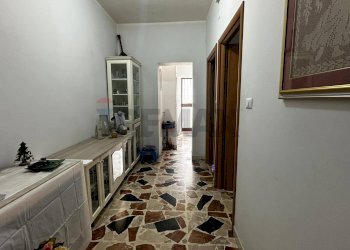 Hall / corridoio - Four-room apartment Via Palermo
 
727, Catania - photo 7
