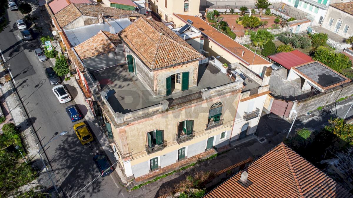 Edificio all\'aperto - Casa indipendente via Etnea
 
208, Mascali - foto 1