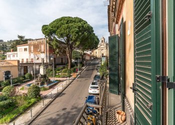 Edificio all\'aperto - Casa indipendente via Etnea
 
208, Mascali - foto 1