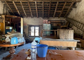 Dispensa di stoccaggio - Terreno agricolo via linguaglossa
 
37, Sant'Alfio - foto 3