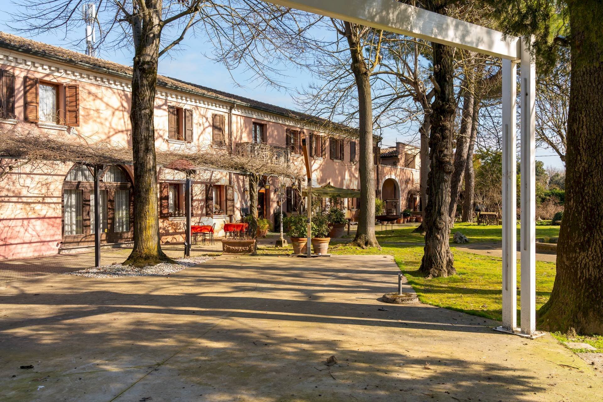 Edificio all\'aperto - Locale Commerciale Ceregnano - foto 3