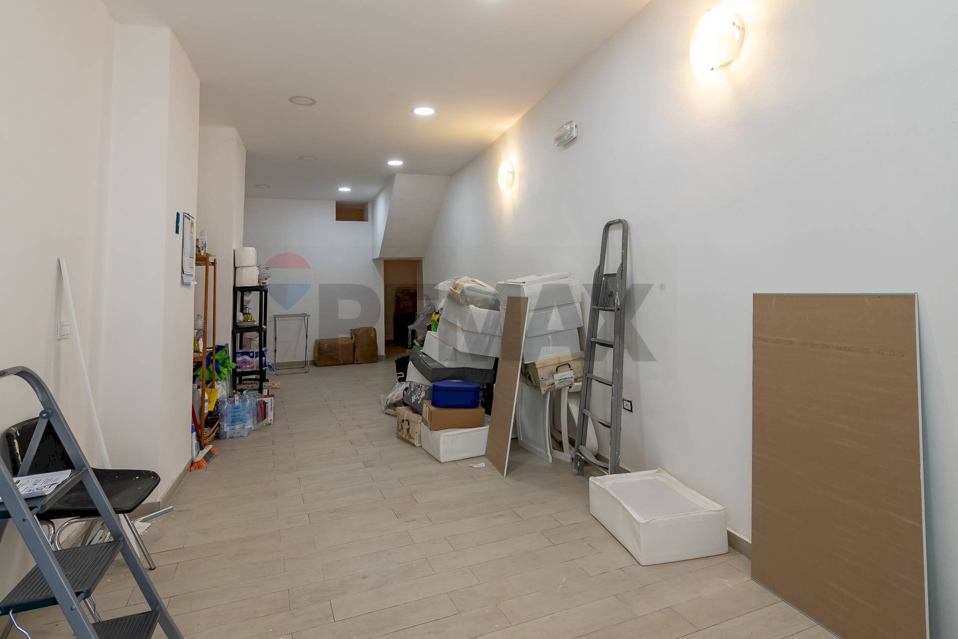 Non correlato - Locale Commerciale Via G. Garibaldi
 
82, Palazzolo Acreide - foto 3