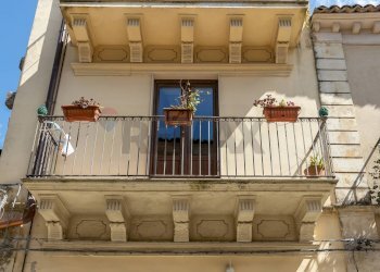 Edificio all\'aperto - Bilocale Via G. Garibaldi
 
80, Palazzolo Acreide - foto 1