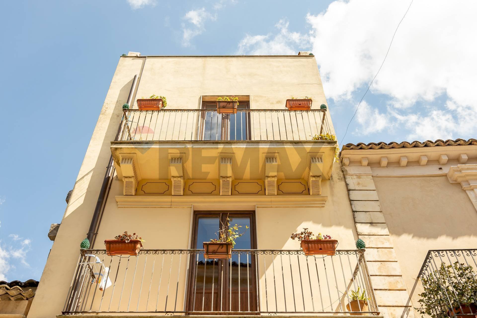 Edificio all\'aperto - Bilocale Via G. Garibaldi
 
80, Palazzolo Acreide - foto 1