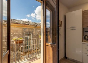 Balcone - Bilocale Via G. Garibaldi
 
80, Palazzolo Acreide - foto 18