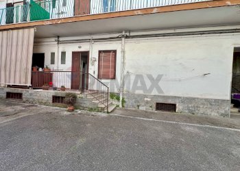 Edificio all\'aperto - Bilocale Via Giovanni Antonio Campano
 
198, Napoli - foto 1