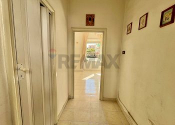 Hall / corridoio - Bilocale Via Giovanni Antonio Campano
 
198, Napoli - foto 3