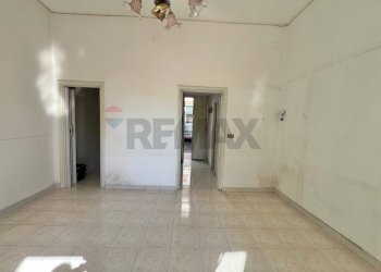 Stanza vuota - Bilocale Via Giovanni Antonio Campano
 
198, Napoli - foto 6