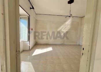 Stanza vuota - Bilocale Via Giovanni Antonio Campano
 
198, Napoli - foto 8